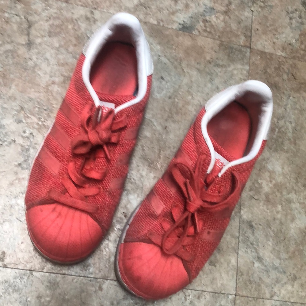 Girl’s Tweens Jrs sz 4 Coral Color Adidas shoes euc